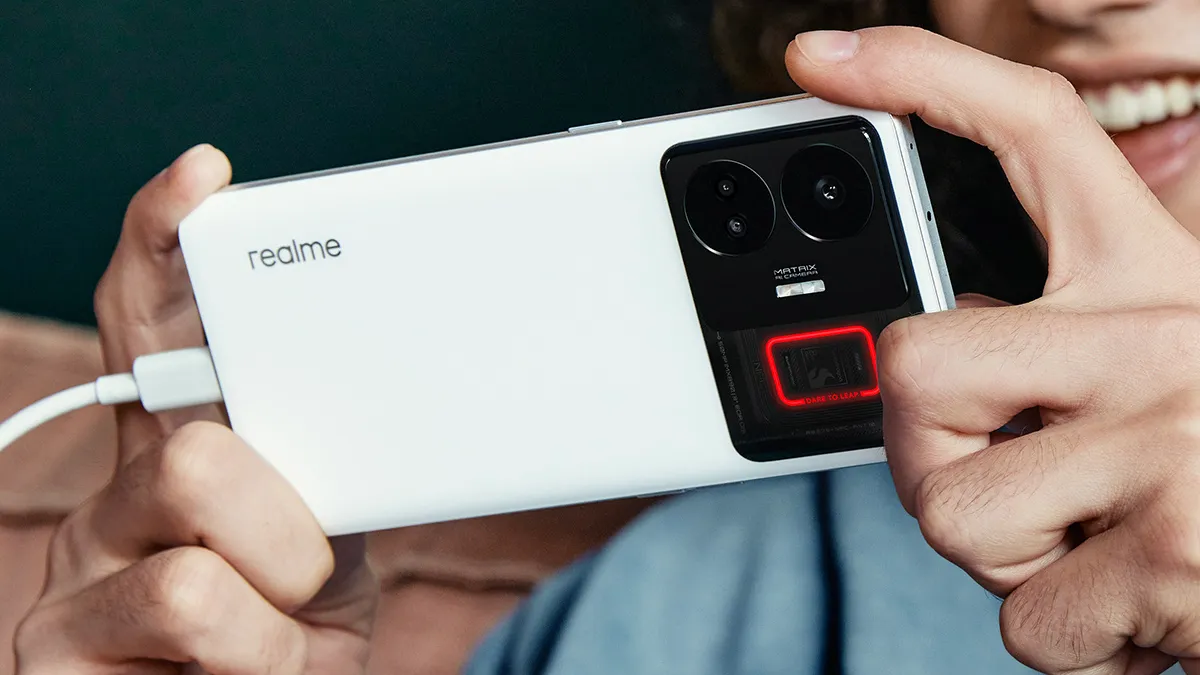Realme GT3: Hands-on, First impressions, 240W charging